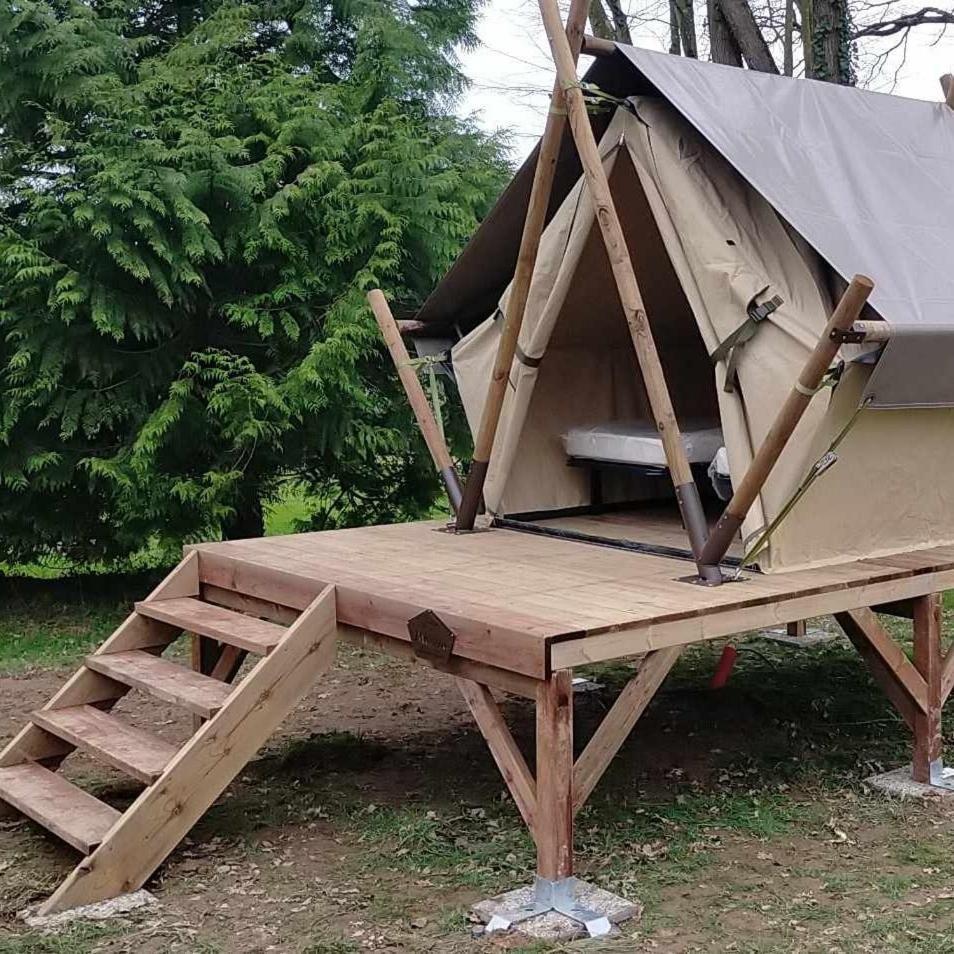 Camping Le Val Aux Fees - Broceliande Concoret Exterior foto
