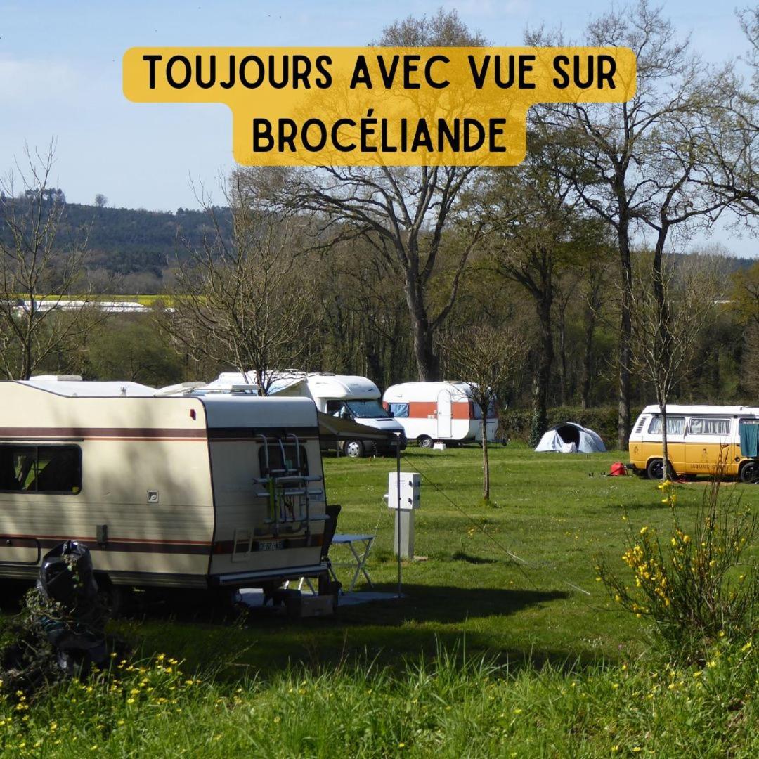 Camping Le Val Aux Fees - Broceliande Concoret Exterior foto